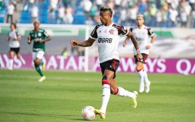 “Na vitória ou na derrota sempre irei te amar”: Bruno Henrique se declara ao Flamengo