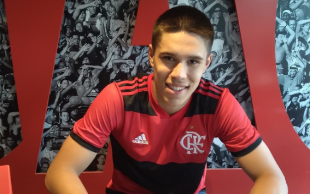 Flamengo acerta contratação de atacante de 18 anos; atleta é grande revelação do Inter de Lages