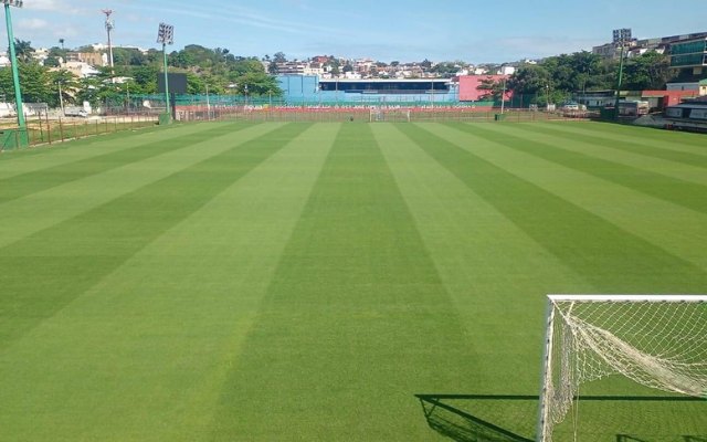 ‘Casa’ do Fla no Carioca, estádio da Portuguesa chama atenção por qualidade do gramado