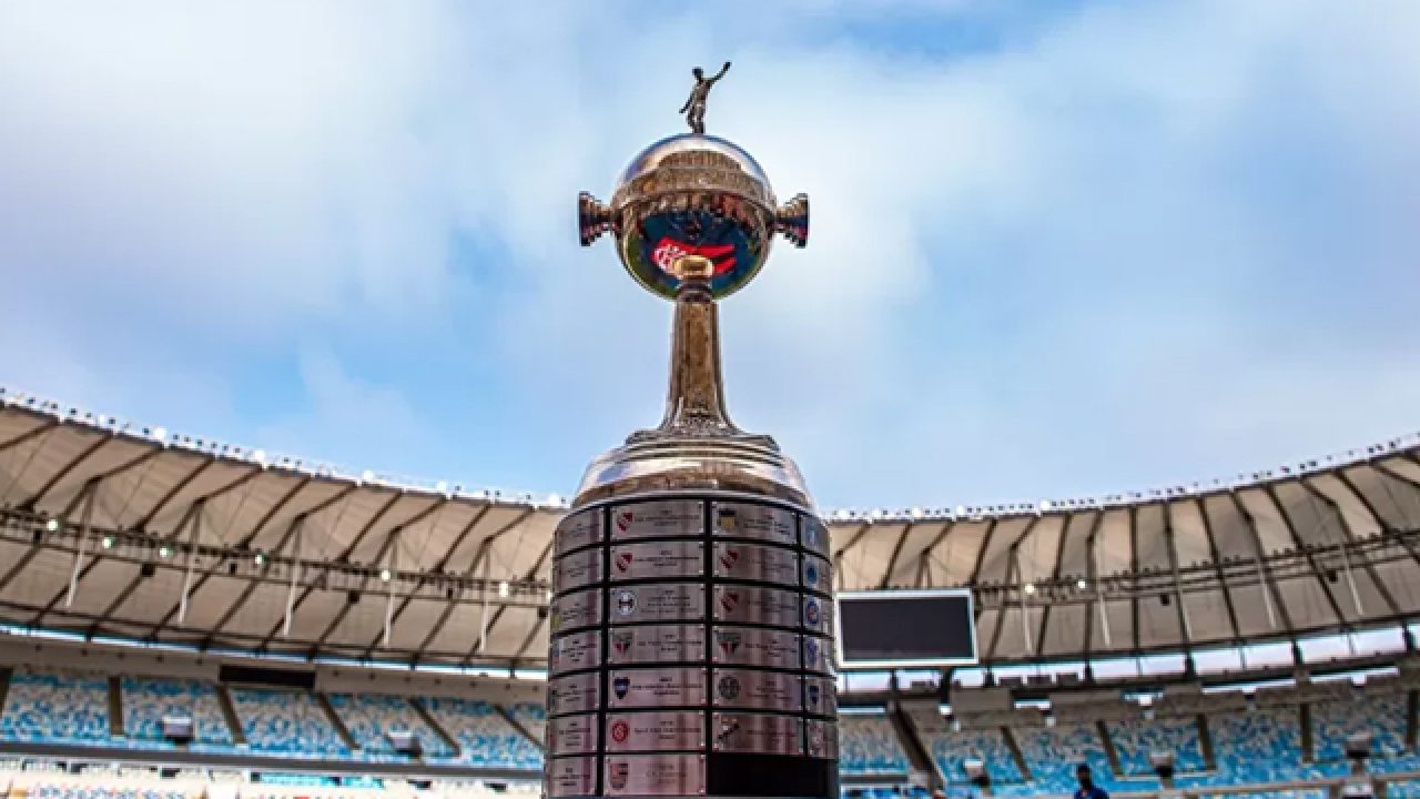 Flamengo em 2022: Do início desastroso à glória eterna