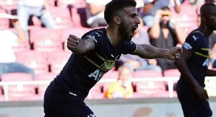 Flamengo faz proposta por jogador do Fenerbahçe, afirma portal turco