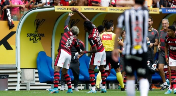 Gabigol relembra “fusão” e se declara em aniversário de Bruno Henrique