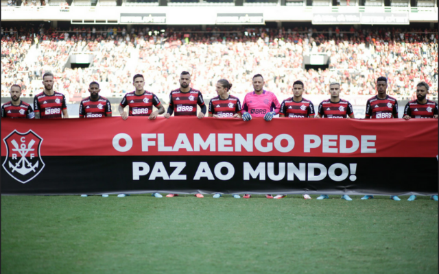 Flamengo faz campanha pela paz e planeja mudança no uniforme para jogo contra o Vasco