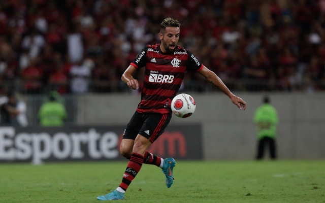 Ex-jogador do Flamengo, Isla é oferecido a time brasileiro - Coluna do Fla