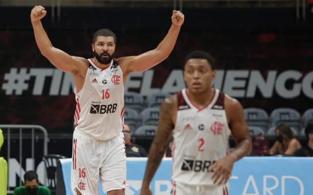 Olivinha celebra reencontro com a Nação e exalta vitória do Flamengo pelo NBB