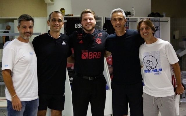 Paulo Sousa vai ao Maracanãzinho acompanhar basquete do Flamengo pela primeira vez