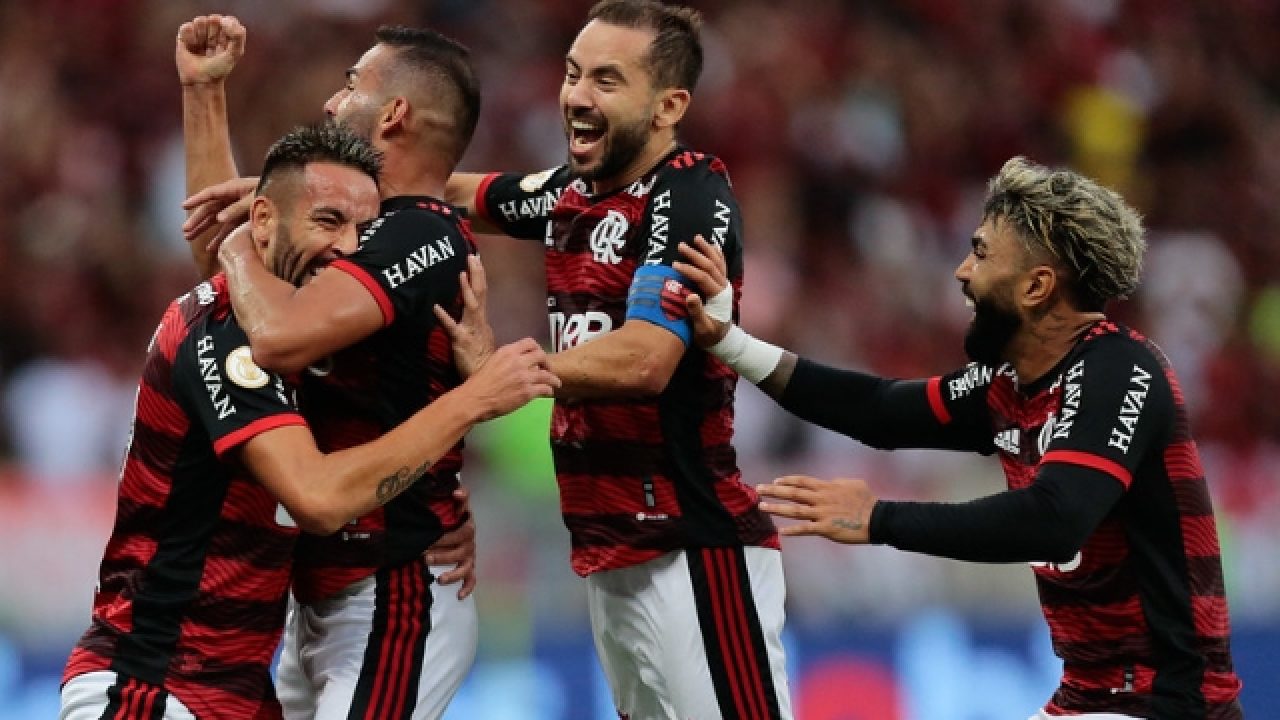 Flamengo d&Atilde;&iexcl; show no Maracan&Atilde;&pound;, domina o S&Atilde;&pound;o Paulo e vence a primeira no  Brasileir&Atilde;&pound;o - Flamengo - Not&Atilde;&shy;cias e jogo do Flamengo - Coluna do Fla