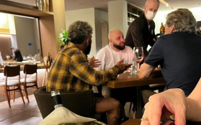 QUE DUPLA! Gabigol se encontra com Jorge Jesus em restaurante do Rio de Janeiro