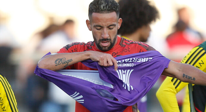 Flamengo anuncia rescisão de Isla
