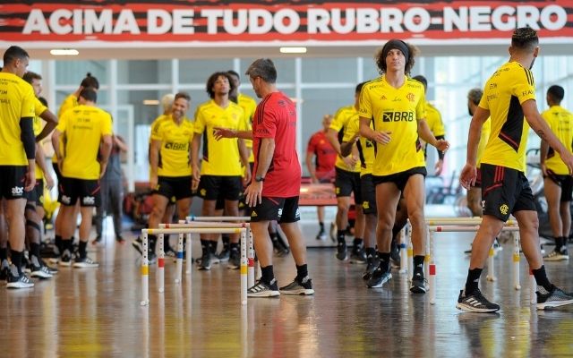 Flamengo se reapresenta com novo uniforme de treino para a temporada 2022