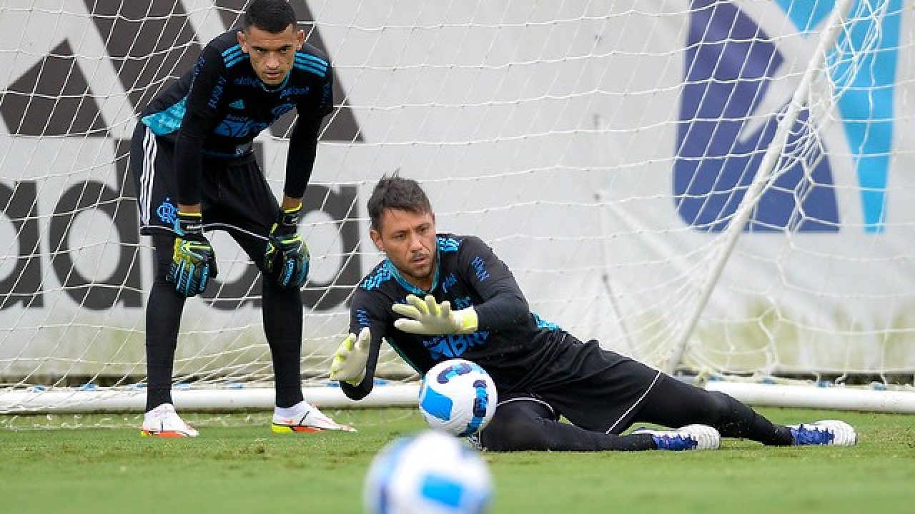 Diego Alves elege Santos o melhor do Brasil: Acertaram muito na contratação