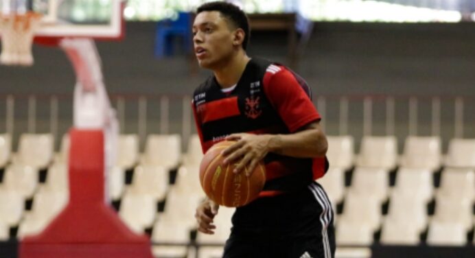 Ex-Flamengo, Yago revela ansiedade para estrear por novo clube