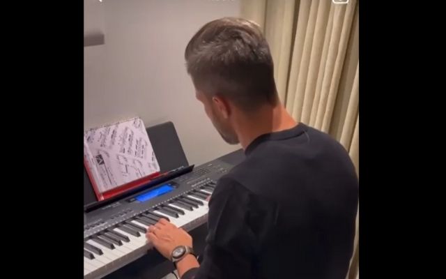 Banda do Mengo? Diego Ribas divulga vídeo tocando piano e Pedro entra na onda: “Vou com o violão”