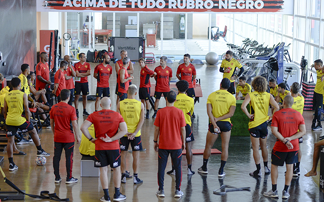 Flamengo realiza primeiro treino com foco na Libertadores nesta segunda