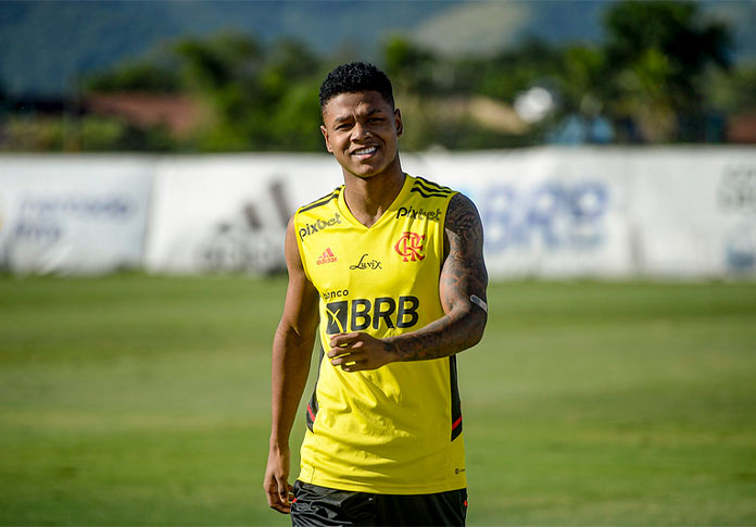 Matheus França se recupera de fratura e pode ser opção para Dorival no Flamengo