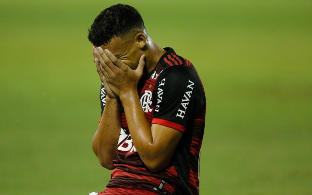 Victor Hugo esbanja felicidade após gol no dia do aniversário