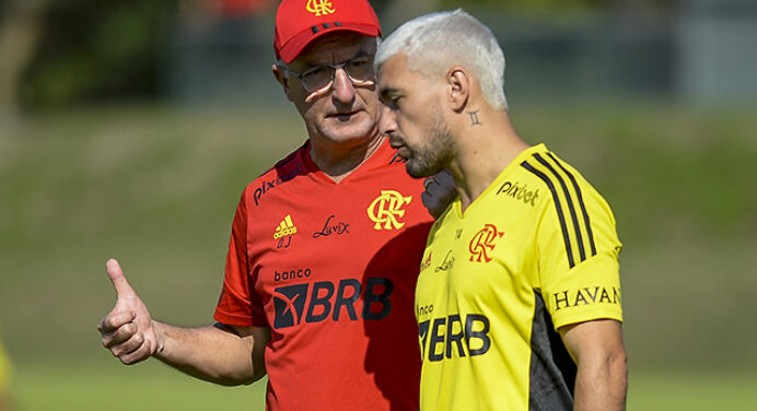 Dorival define escalação do Flamengo contra o América-MG em treino nesta sexta