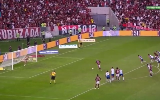 Flamengo x Goiás: Pedro se machuca ao cobrar pênalti e deixa o jogo