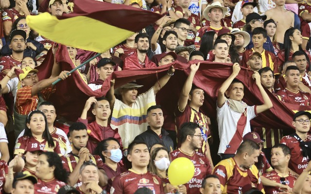 Tolima cobra respeito de torcedores antes de jogo contra o Flamengo; confira