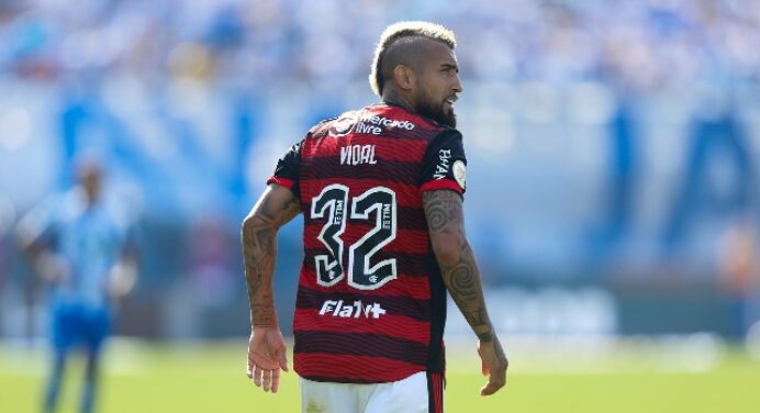 “Será muito importante”: Dorival Júnior pede paciência com Vidal no Flamengo