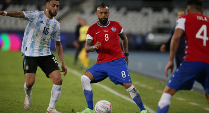 Ex-treinador de Vidal aponta em qual posição chileno pode jogar no Flamengo