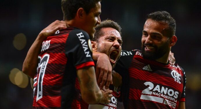 Flamengo tem aproveitamento maior que o do Corinthians na temporada; veja números