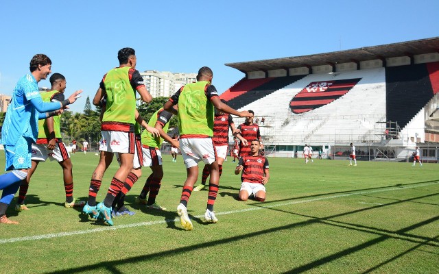 Flamengo enfrenta Cruzeiro na busca pela liderança do grupo A no Brasileirão Sub-20