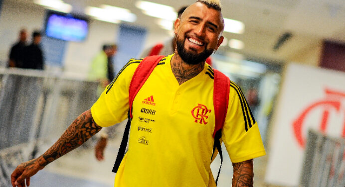 Delegação do Flamengo embarca rumo ao Mato Grosso na tarde desta sexta