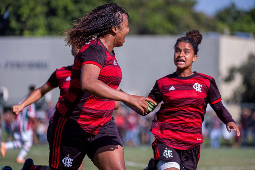 Flamengo vence Fluminense e assume liderança do Carioca Sub-17 Feminino