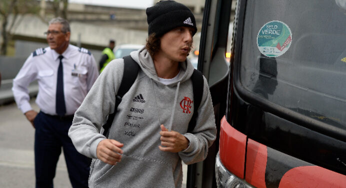 Com David Luiz, Dorival esboça time titular para jogo contra Vélez