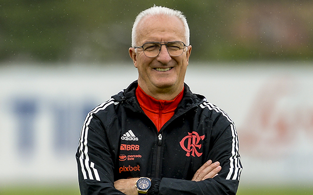 No CT do Boca, Dorival define escalação do Flamengo para jogo contra o Vélez em treino nesta terça