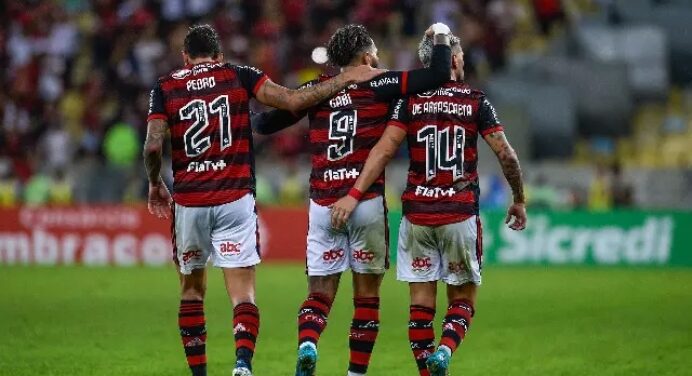 Flamengo aposta em sequência artilheira de 9 jogos para confronto com Vélez