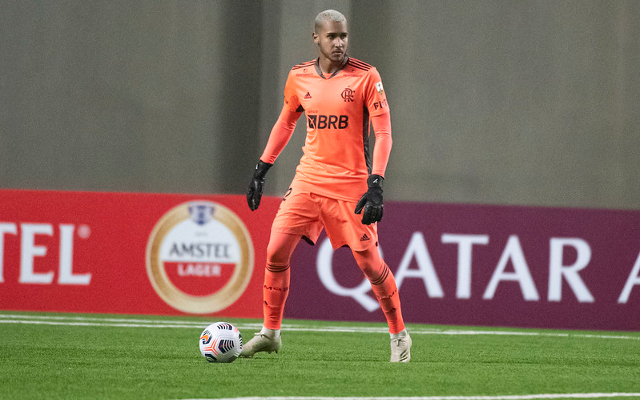 Flamengo não renova contrato, e Gabriel Batista publica carta de despedida