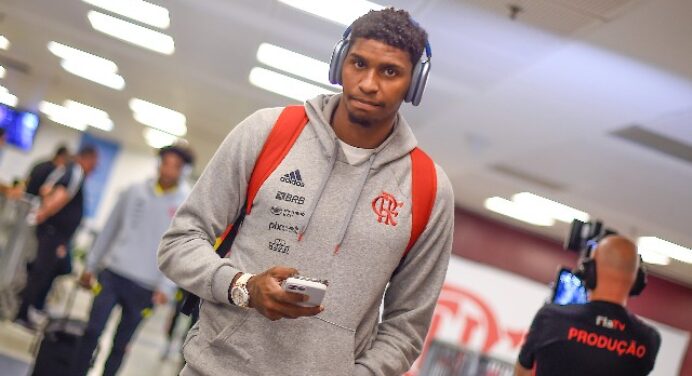 Time japonês faz proposta pelo goleiro Hugo, do Flamengo