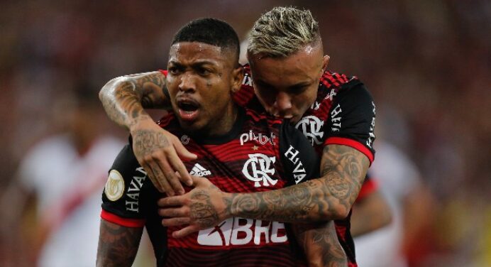 Marinho se aproxima de ‘recém-chegados’ e tenta ser exemplo para garotos do Flamengo