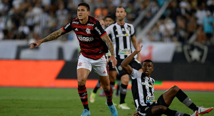 Dono do Botafogo tentou contratar Pedro em reunião com presidente do Flamengo: “Bota um preço”