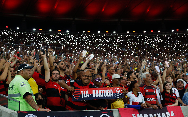 Nação presente! Torcida do Flamengo compra 13 mil ingressos para jogo  contra Orlando em quatro dias