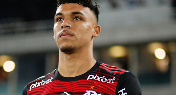 “Novo Paquetá”: advogado influente no futebol revela apelido de joia do Flamengo na Europa