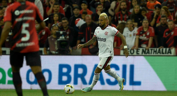 Vidal alcança 90% de aproveitamento com Flamengo
