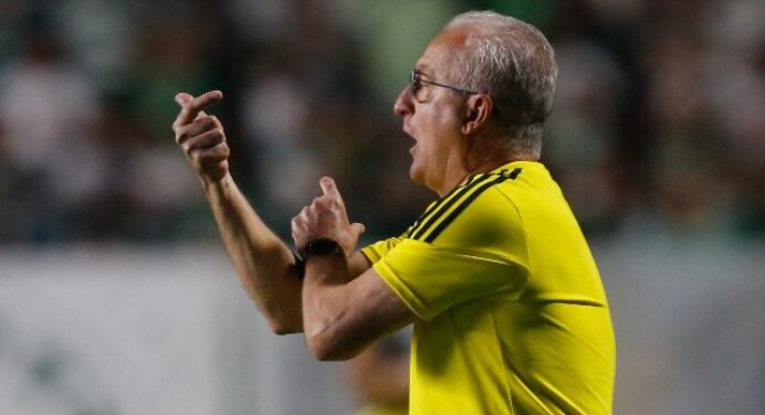 Dorival rebate questionamentos sobre escolha por times alternativos: “Será que estava errado?”