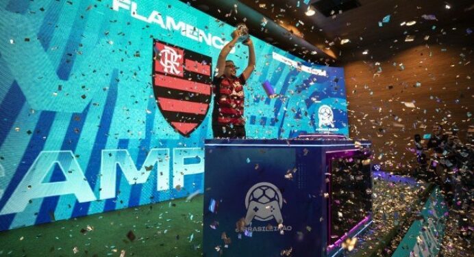 Flamengo é campeão invicto do e-Brasileirão