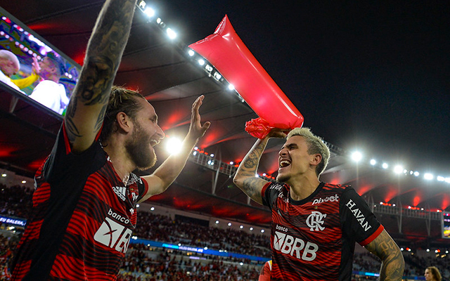 Firme e forte! Flamengo se torna único time vivo em três competições no Brasil