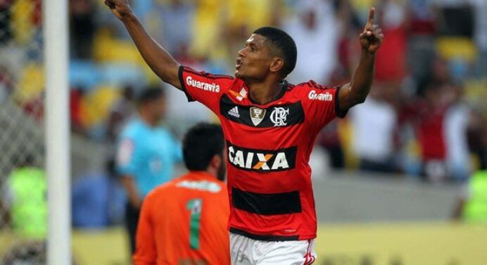 Lembra dele? Ex-Flamengo, Márcio Araújo acerta com novo clube