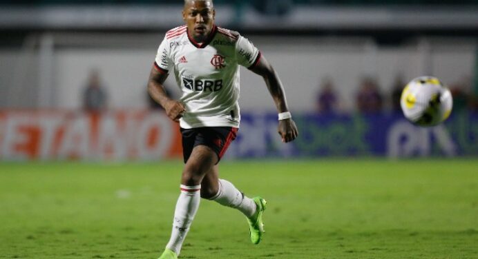 Marinho tem números negativos contra o Goiás e sente dificuldade de afirmação no Flamengo