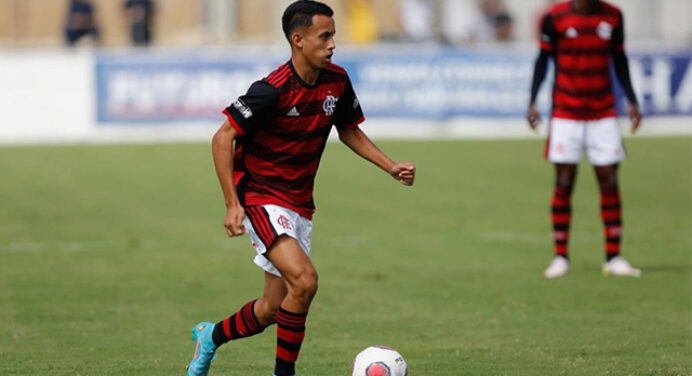 Jornal inglês aponta joia do Flamengo como ‘grande promessa do futebol internacional’