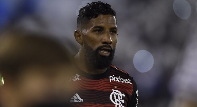 Flamengo tem 2 laterais na mira para achar substituto de Rodinei em 2023