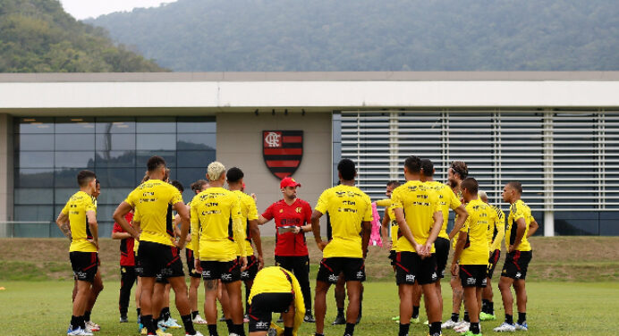 Sequência de treinos, cirurgia de Rodrigo Caio e folgas marcam semana “livre” do Flamengo