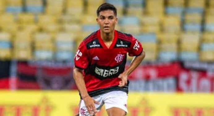 Com contrato próximo do fim, Cria do Flamengo busca novo clube