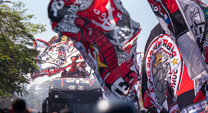 Manifestações pró-Bolsonaro impedem festa do Flamengo com torcedores; clube aguarda solução