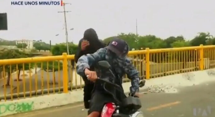 Equipe de televisão sofre tentativa de roubo ao vivo em Guayaquil; veja vídeo